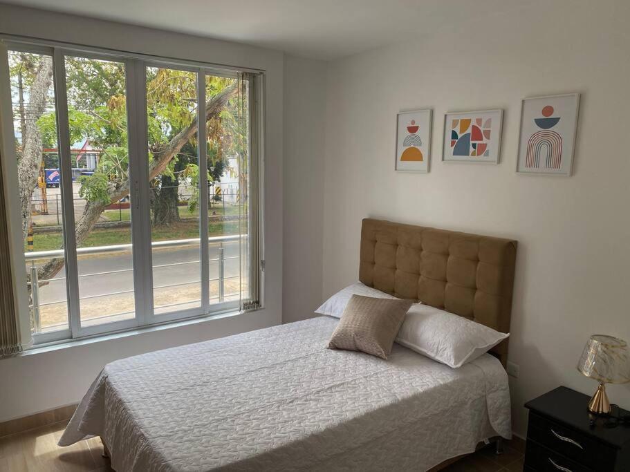 Lindo Apartamento Con Estacionamiento 부가 외부 사진