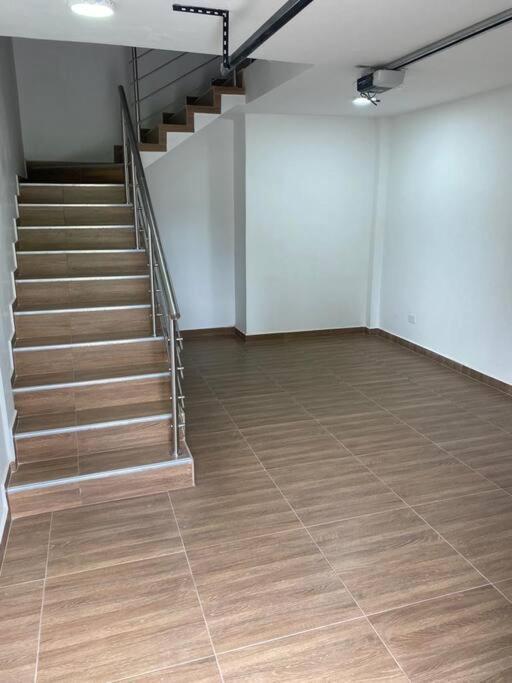 Lindo Apartamento Con Estacionamiento 부가 외부 사진